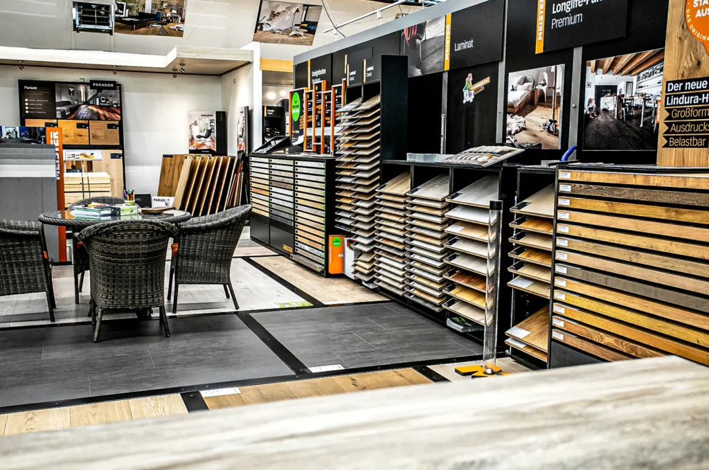 Appel-Holzfachmarkt-Fußboden-Ausstellung